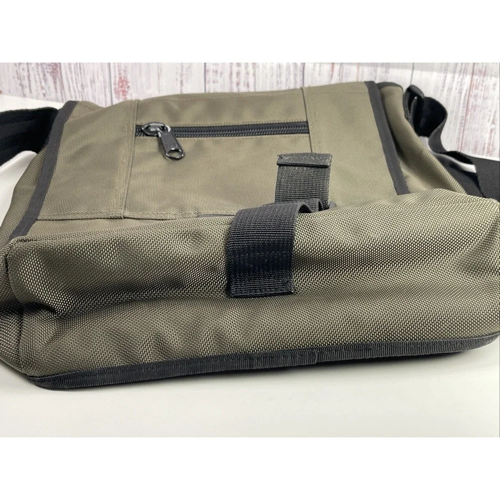 GAP 2004 Retro Y2K Green Nylon Crossbody Messenger Laptop Bag 15